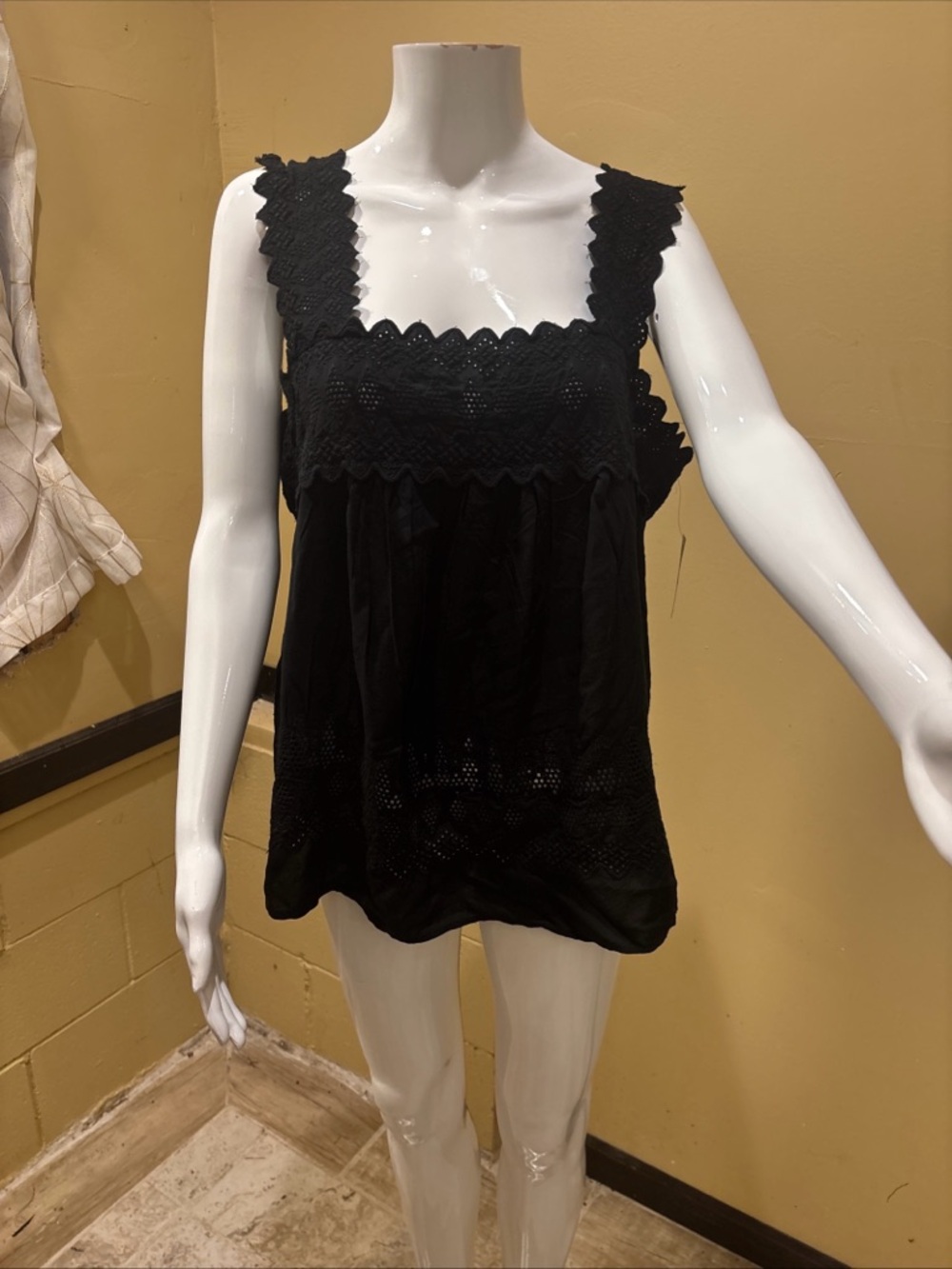Old Navy Black Lace-Trim Camisole Tank